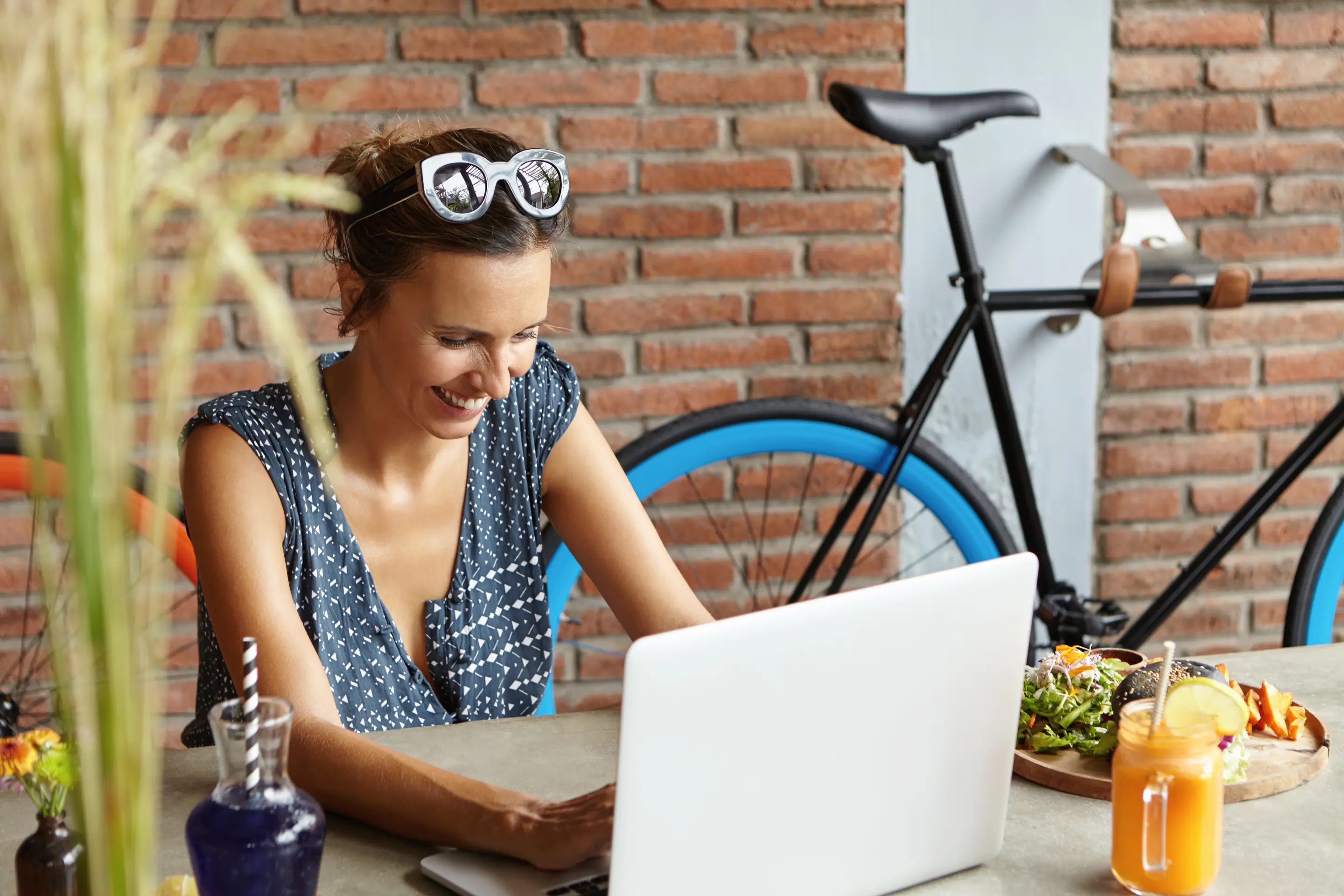 How does Threads compare to other platforms? How does Threads compare to other platforms?