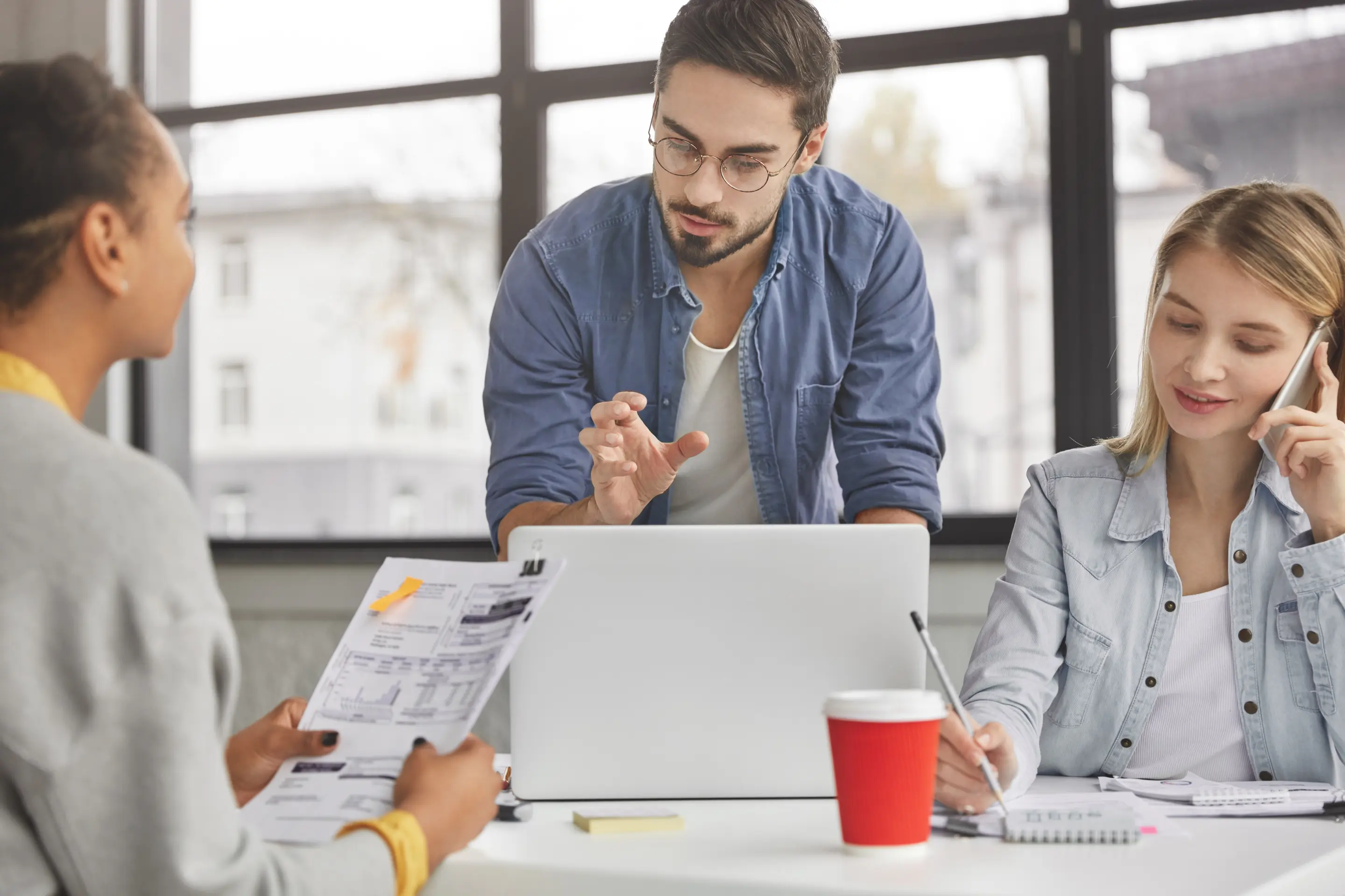 Why is instant comment and message reply functionality crucial? Why is instant comment and message reply functionality crucial?