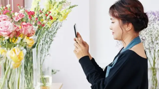 How does the LinkedIn story feature work? How does the LinkedIn story feature work?