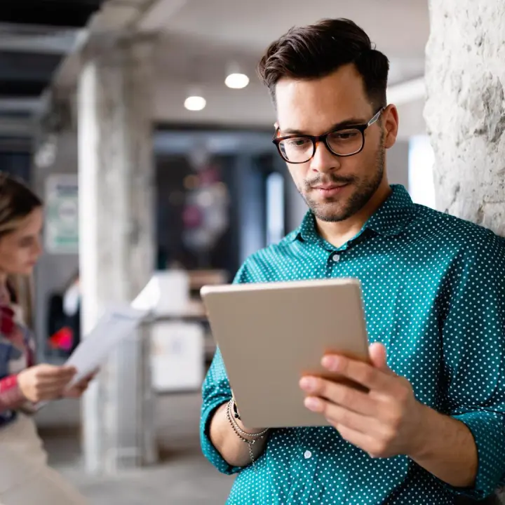 How are LinkedIn company pages managed? How are LinkedIn company pages managed?