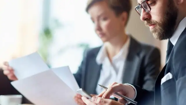 What features does LinkedIn offer? What features does LinkedIn offer?