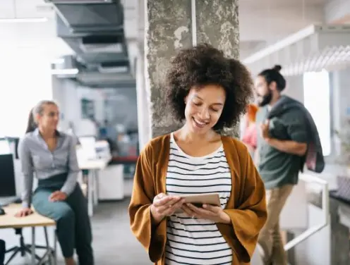 Responding to positive and negative comment on social media