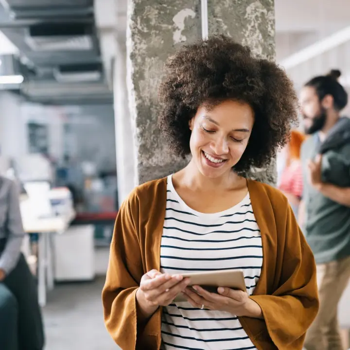 Responding to positive and negative comment on social media Responding to positive and negative comment on social media