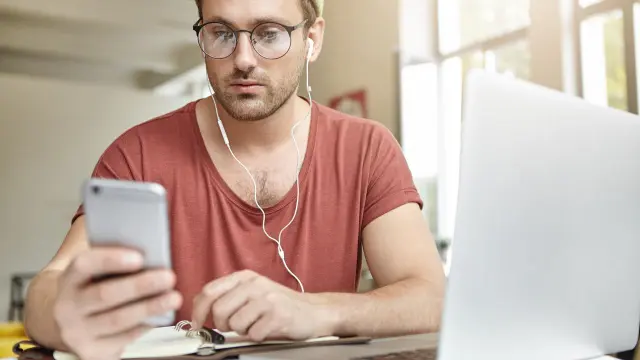 Feed your followers with quotes and infographics! Feed your followers with quotes and infographics!