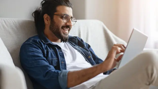 What is the best time to post on LinkedIn?