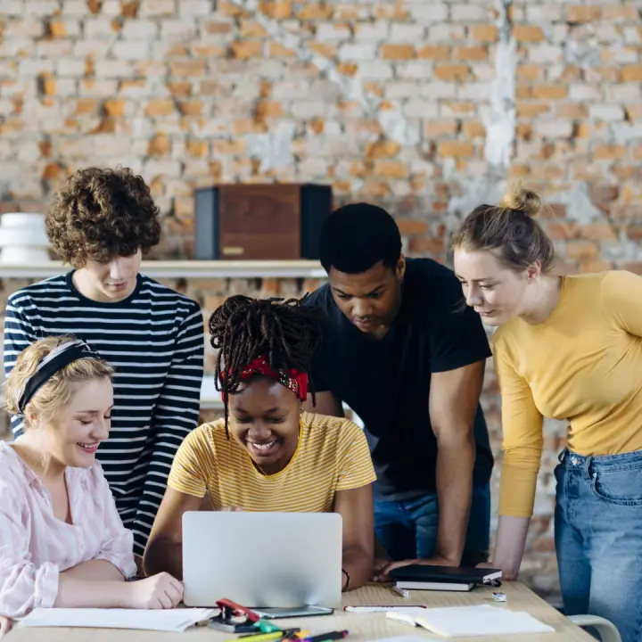 Instagram carousel posts:  How to use them? Instagram carousel posts:  How to use them?