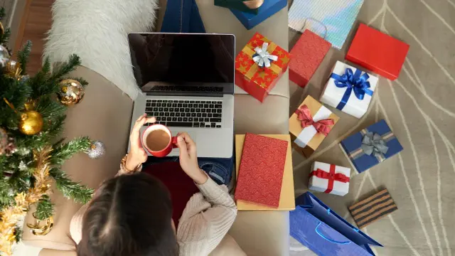 Announce on social media that you will be offering discounts in the new year