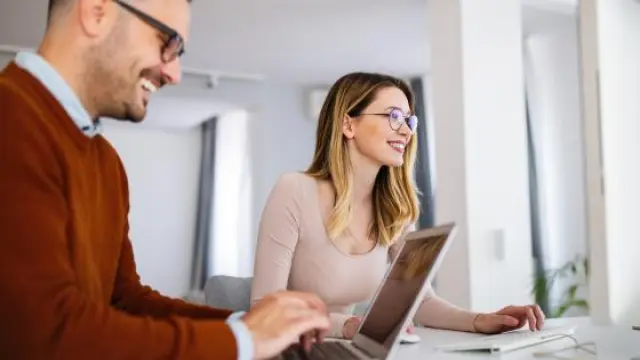 How does Hootsuite work?